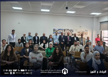 كلية الهندسة في “عمان العربية” تلتقي بطلبتها