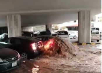 مشغولون بتركيب كاميرات لرصد المخالفات على حساب صيانة شبكات تصريف المياه