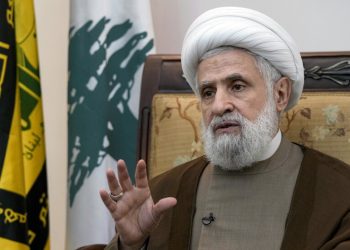 نعيم قاسم.. على إسرائيل الخروج من لبنان وإطلاق سراح الأسرى