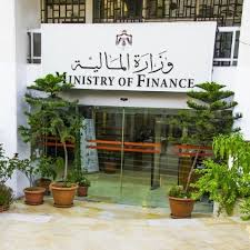 وزارة المالية.. الحكومة ستسدد 7.3 مليار دينار ديون متراكمة إثر أزمات كورونا والحروب