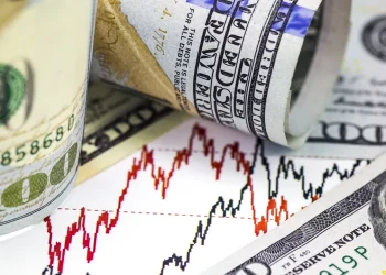 هل انتهاء خفض الفائدة سيدفع العالم نحو أزمة دين؟