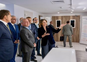 الملك يوجّه الحكومة لتوسعة مركز سميح دروزة للأورام في مستشفيات البشير