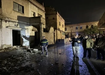 هدم أجزاء من منزل آيل للسقوط في الأغوار بعد انهيار مفاجئ دون إصابات