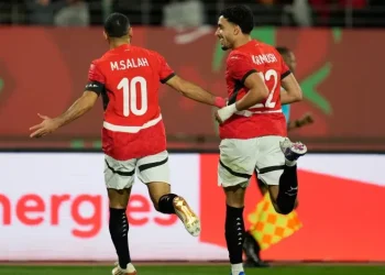 صلاح يفك عقدة جنوب أفريقيا ويقود مصر للفوز رغم النقص العددي