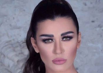 “شلحني البنطلون ولبسني التنورة بتهذيب”.. فنانة لبنانية شهيرة تتحدث عن حبيبها