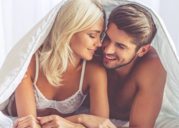 دراسة: الرجال يعتمدون على الأبراج أكثر من النساء في اختيار الشريك