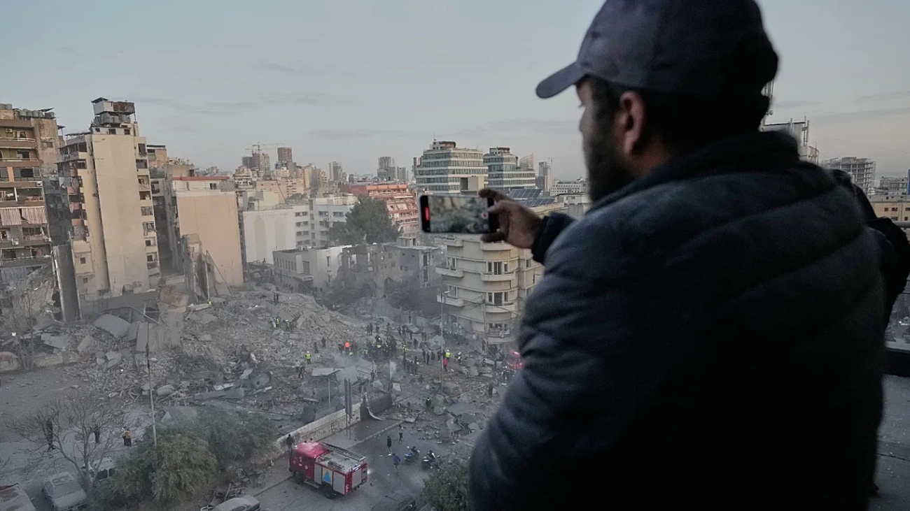 صواريخ إيران تضرب رامات غان وتل أبيب تشتعل رداً على اغتيال لاريجاني!