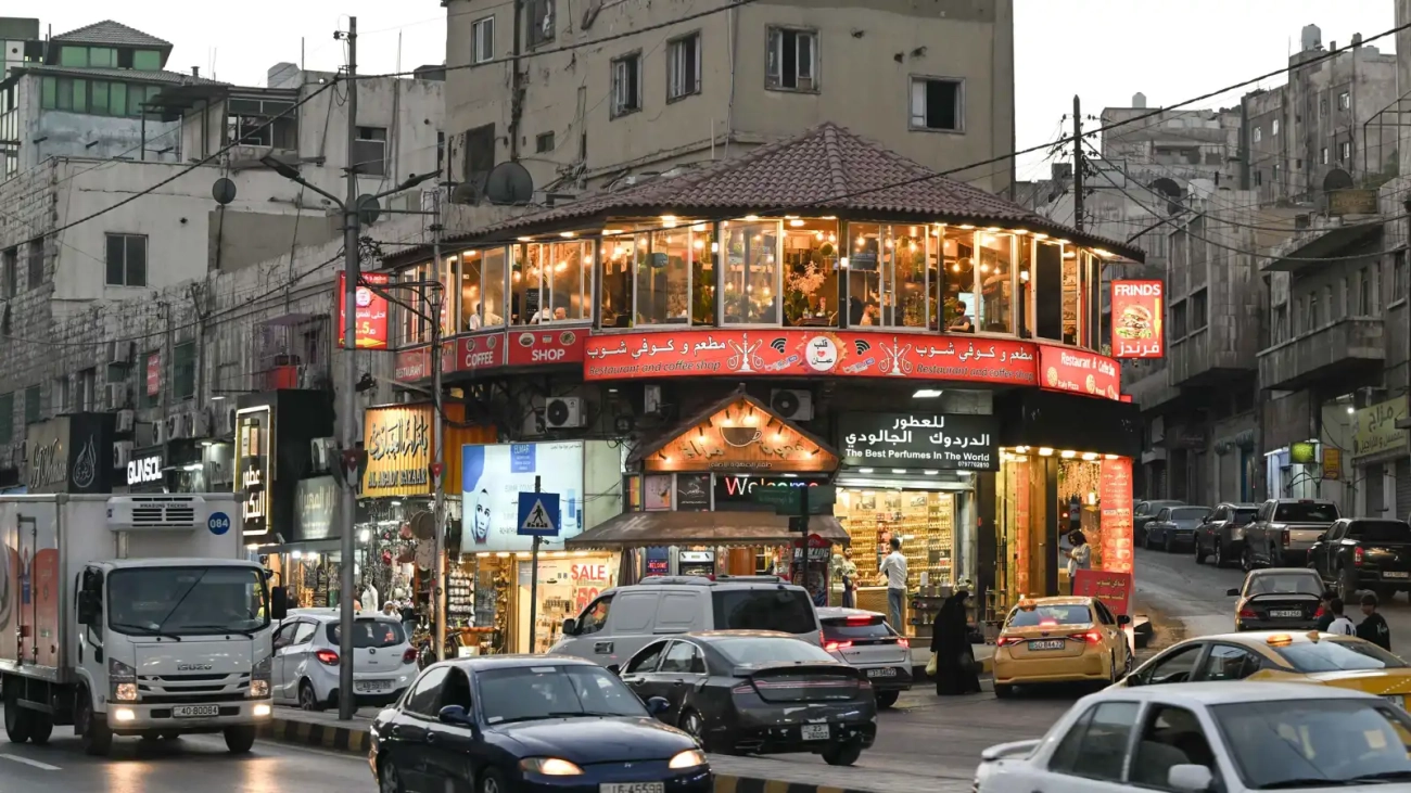 لا إغلاقات ولا قطع كهرباء .. والحكومة تتابع التطورات