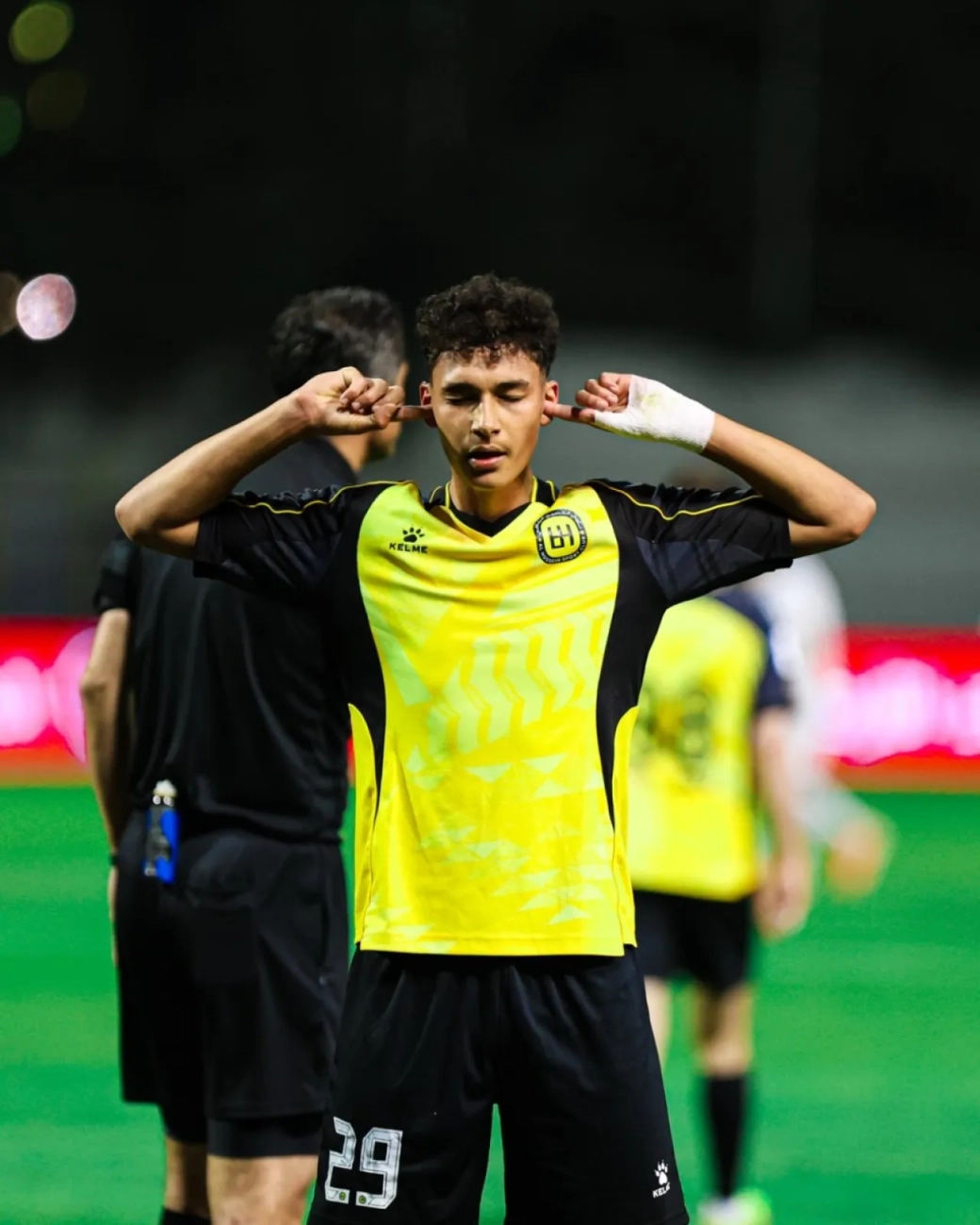 الحسين إربد يقبض على صدارة الدوري