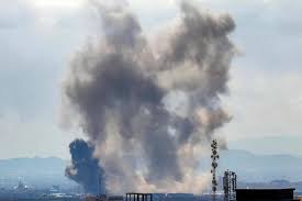 غارات أميركية إسرائيلية تضرب جزيرة خرج النفطية وطهران تلوح برد عابر للقارات