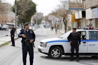 شخص يقتل زوجته وموظفين وينهي حياته داخل مركز حكومي في مادبا