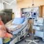أم أردنية تناشد .. أنقذوا طفلتي المصابة بمرض نادر وعلاجها مكلف
