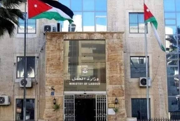 قصة أغرب من الخيال ولا تدخل العقل مطلقاً جرت أحداثها في وزارة العمل