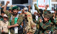 الحوثيون يعلنون مهاجمة قاعدة جوية سعودية بعشرات الصواريخ والمسيّرات