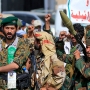 الحوثيون يعلنون مهاجمة قاعدة جوية سعودية بعشرات الصواريخ والمسيّرات