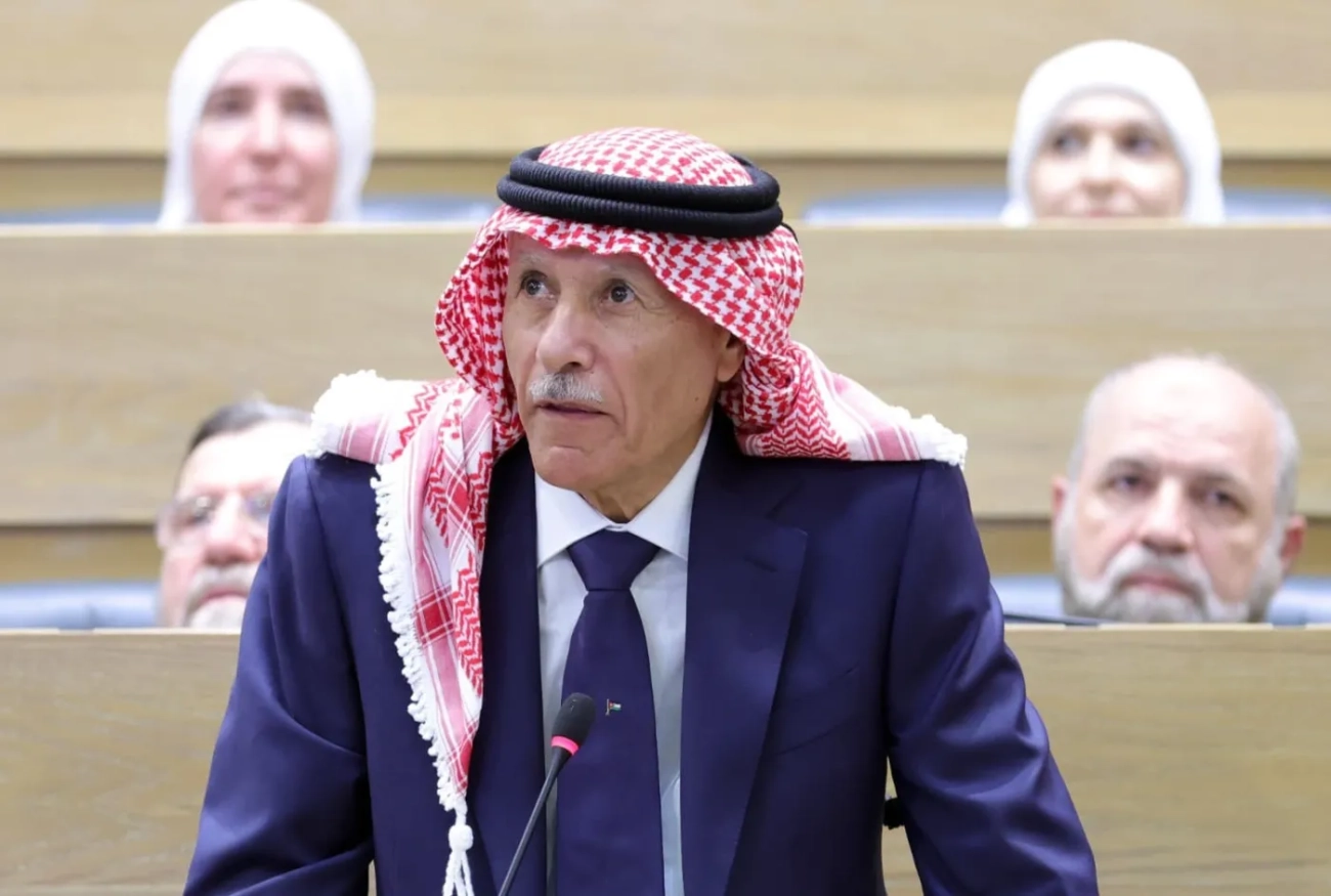 النائب صالح العرموطي يستعد لتسليم الراية
